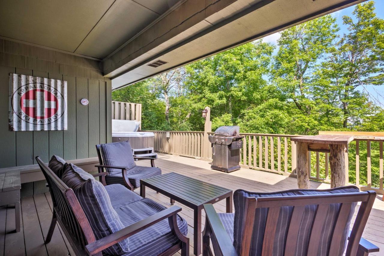 Cabin With Hot Tub And Mountain Views Less Than 5 Mi To Boone Блоуинг Рок Екстериор снимка