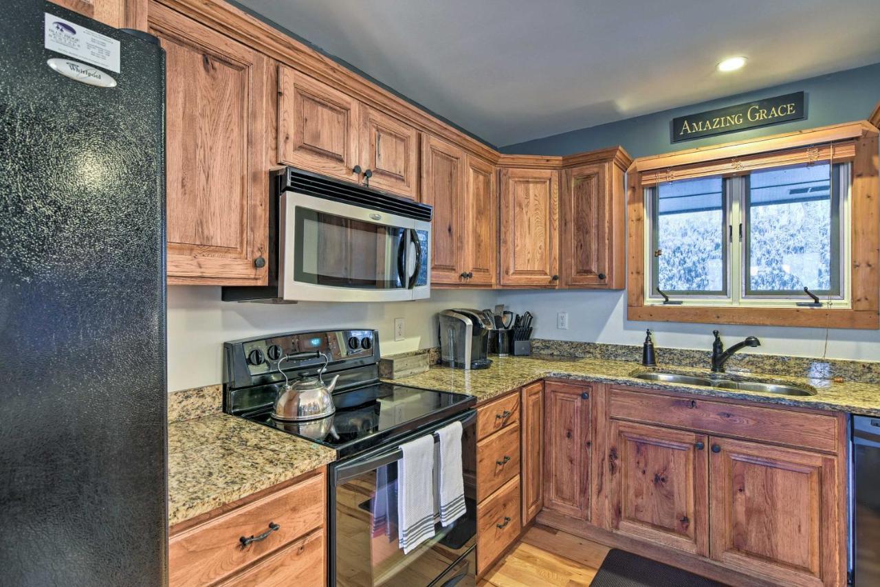 Cabin With Hot Tub And Mountain Views Less Than 5 Mi To Boone Блоуинг Рок Екстериор снимка